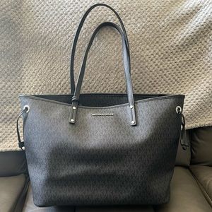 Michael Kors Jet Set Leather Tote